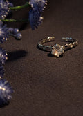 Elegancki pierścionek z faux diamentem